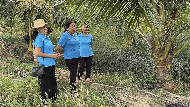 Công đoàn thực hiện tốt công tác bảo vệ quyền, lợi ích hợp pháp cho lao động phi chính thức nhằm thu hút lao động vào tổ chức Công đoàn. Ảnh: Hoàng Lộc