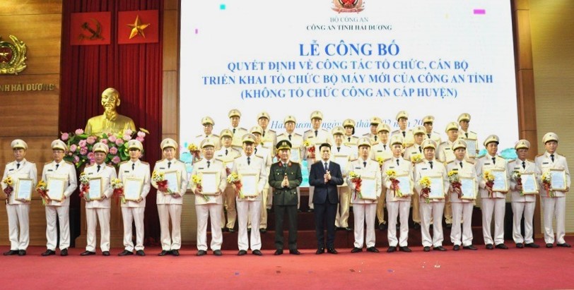 Hai Duong Provincial Police announced decisions on organization, staffing, and implementation of the new organizational apparatus. Photo: Hai Duong Provincial Police