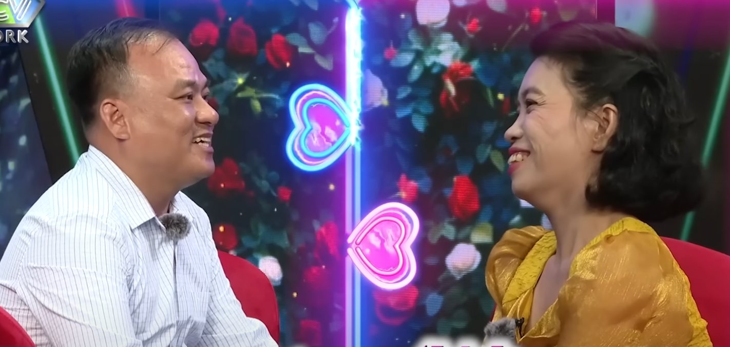 U50 female teacher and a guy at "You want to date". Photo: Producer.