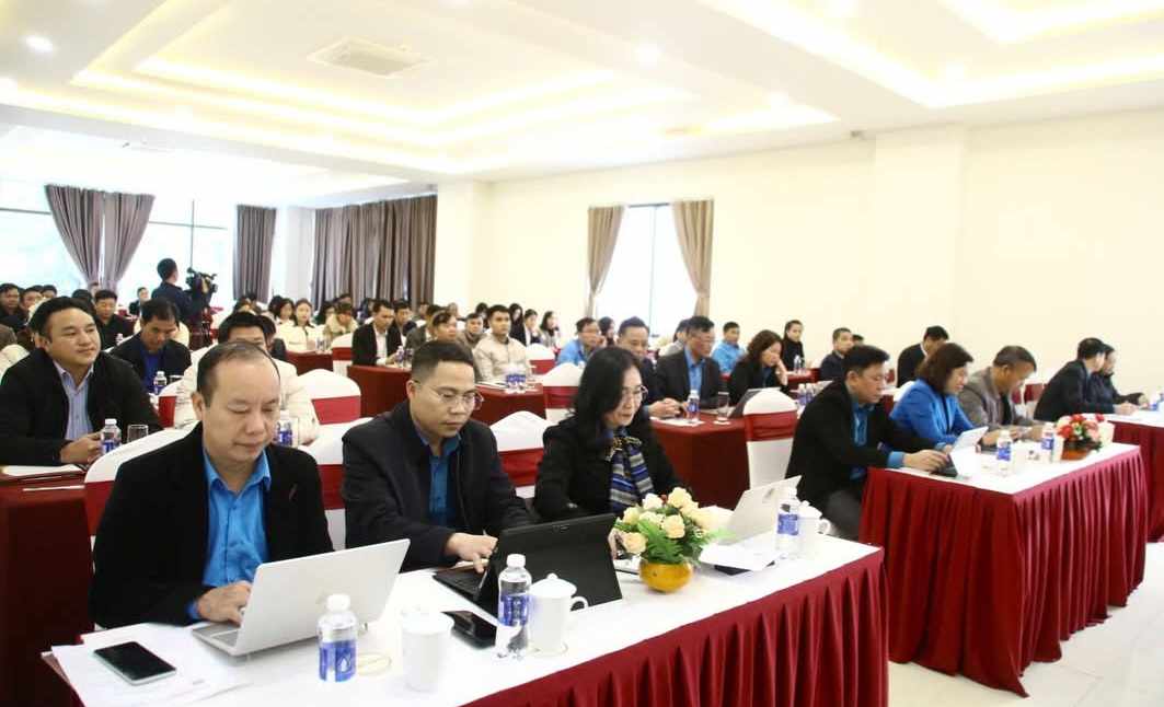 Conference of Chairmen of grassroots trade unions in the enterprise sector and grassroots trade unions. Photo: Ha Giang Labor Federation