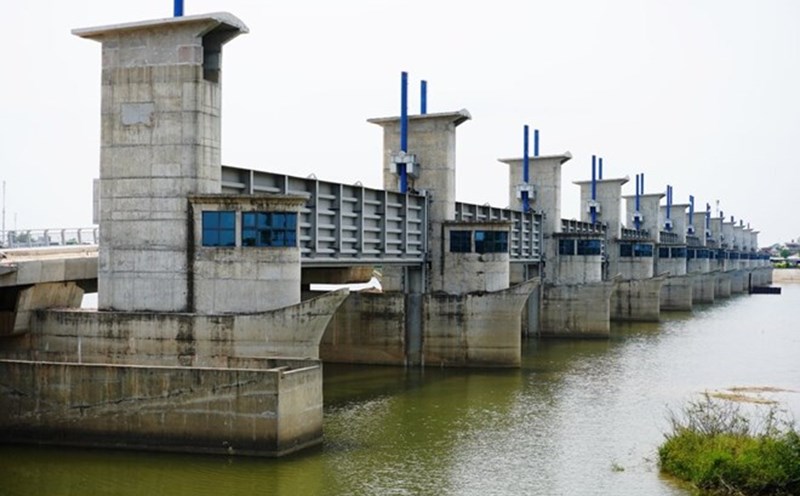 Land clearance problems are one of the reasons why the Tra Khuc River downstream dam project in Quang Ngai City is behind schedule. Photo: Vien Nguyen.