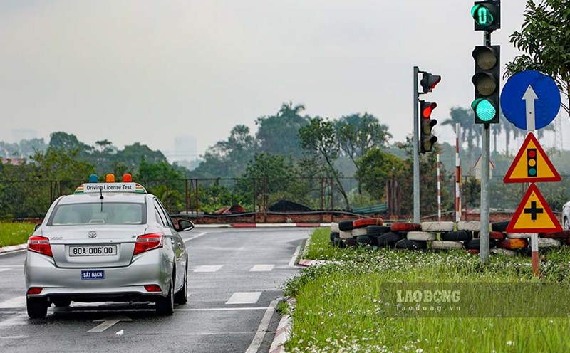 From March 1, the training, testing, and issuance of driving licenses will be transferred from the Ministry of Transport to the Ministry of Public Security. Photo: To The