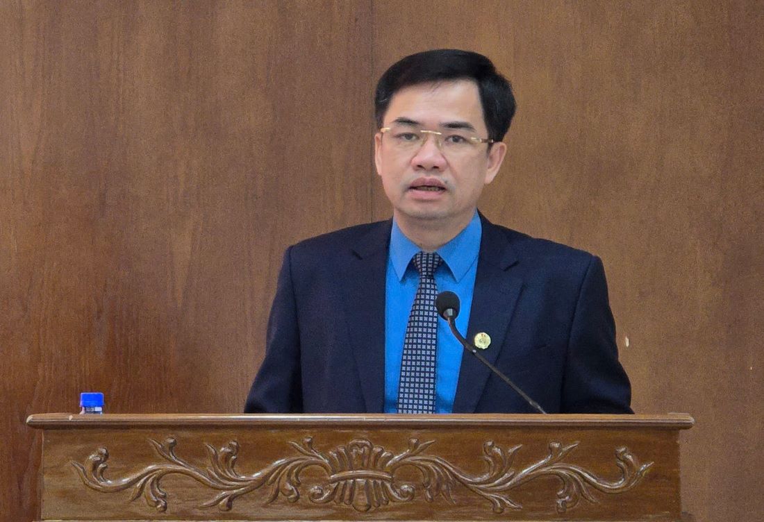 Mr. Bui Xuan Vinh - Chairman of the Thai Binh Provincial Federation of Labor informed about the results and efficiency after the arrangement and streamlining of the trade union apparatus from within. Photo: Nam Hong