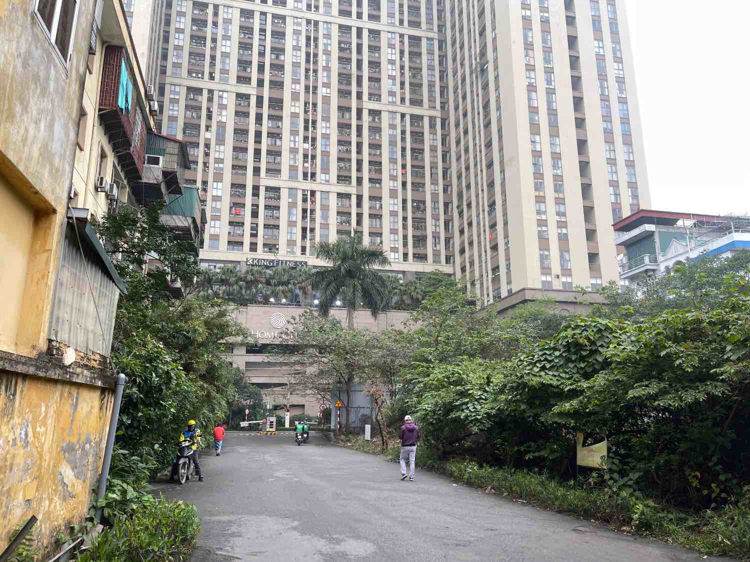 Home City Apartment (177 Trung Kinh, Yen Hoa Ward, Cau Giay District). Photo: Khanh An