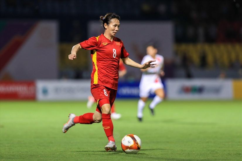 Thuy Trang is the Southeast Asian women's champion in both 11-a-side and futsal. Photo: Thanh Vu