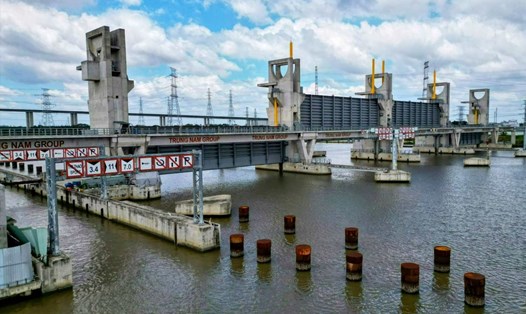 Dự án ngăn triều 10.000 tỉ đồng ở TPHCM dừng thi công từ 11.2020.  Ảnh: Anh Tú