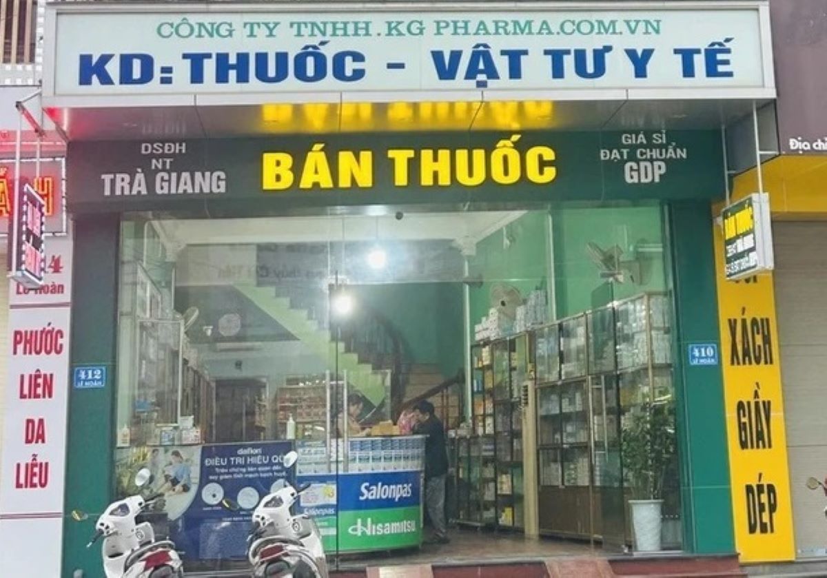 Cong ty TNHH.KG Pharma.com.vn bi xu phat ve hanh vi buon ban thuoc gia. Anh: Manh Hung 