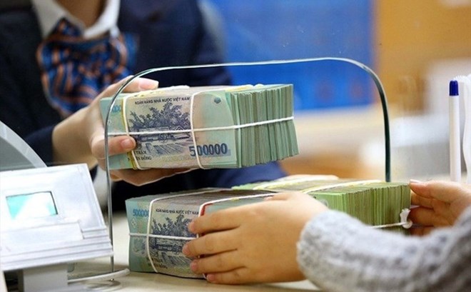 Deposit interest rates continue to decrease, many banks leave the 6%/year mark. Photo: Hai Nguyen.
