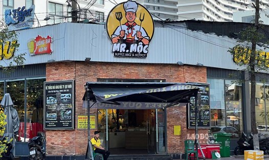 8 du khách xuất hiện tình trạng nôn ói, đau bụng sau khi ăn hải sản ở nhà hàng buffet Mộc (TP Quy Nhơn, Bình Định). Ảnh: Hoài Luân