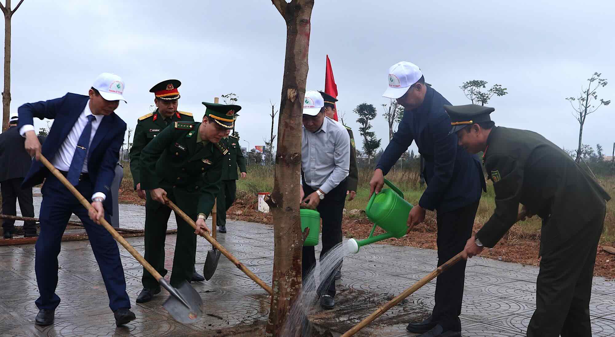 Quang Binh province organizes the 2025 Tree Planting Festival. Photo: G. Huy