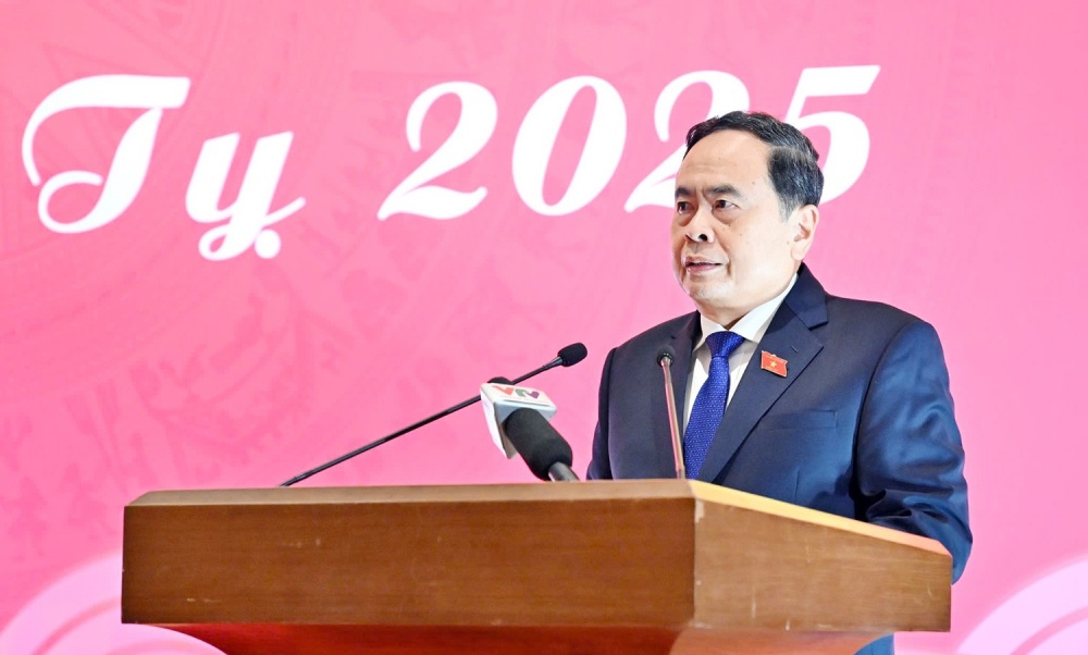 Politburo member and National Assembly Chairman Tran Thanh Man emphasized the need to effectively implement the restructuring and streamlining of the apparatus. Photo: Quang Khanh/VPQH