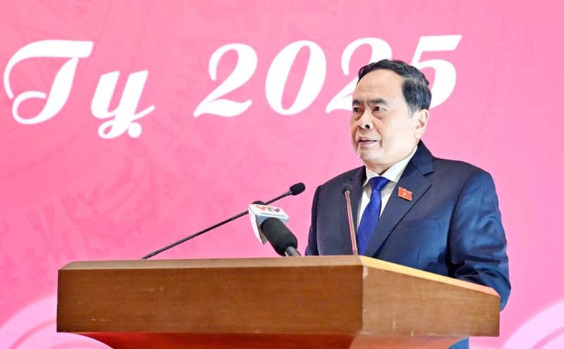 Politburo member and National Assembly Chairman Tran Thanh Man emphasized the need to effectively implement the restructuring and streamlining of the apparatus. Photo: Quang Khanh/VPQH