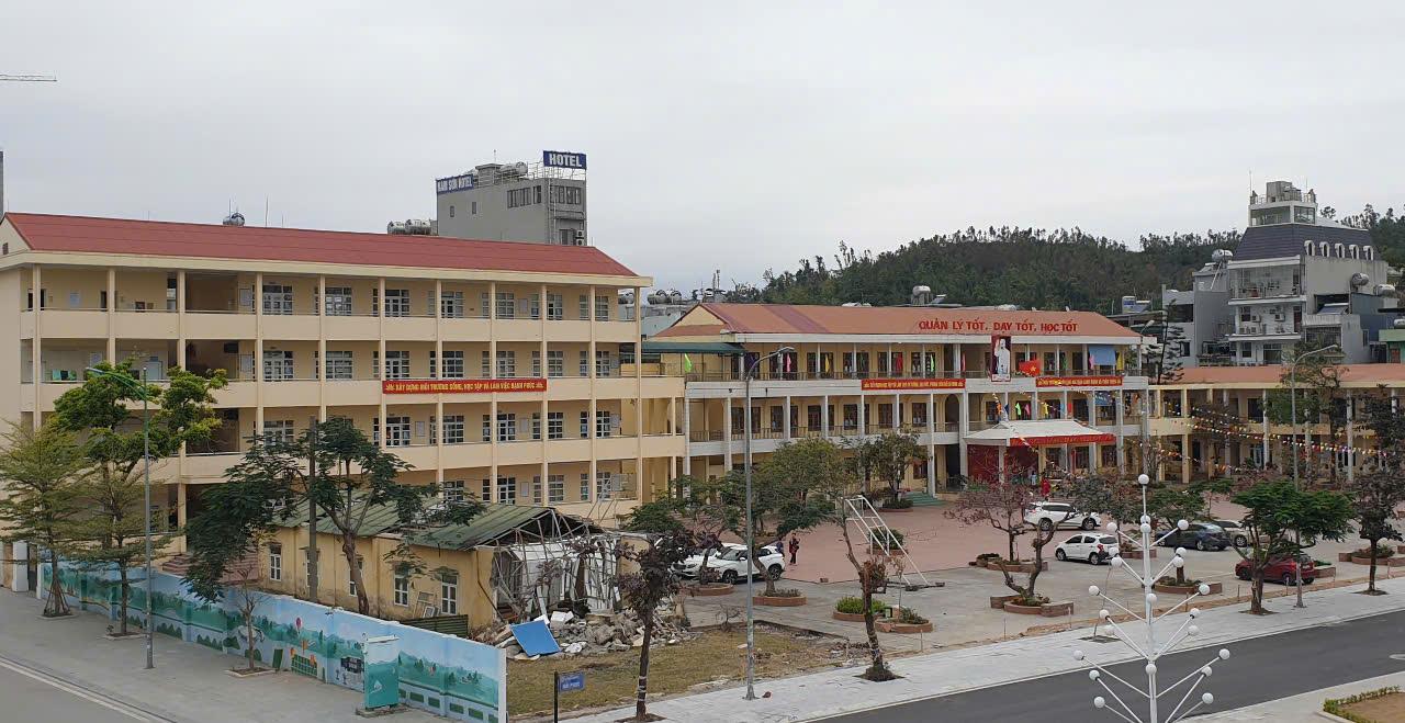 Schools in Ha Long were deserted on February 3 (the 6th day of the Lunar New Year) while students in many other provinces and cities had returned to school after the Tet holiday. Photo: Nguyen Hung