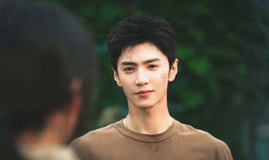 Trần Triết Viễn được khen về ngoại hình, diễn xuất trong phim mới. Ảnh: Nhà sản xuất