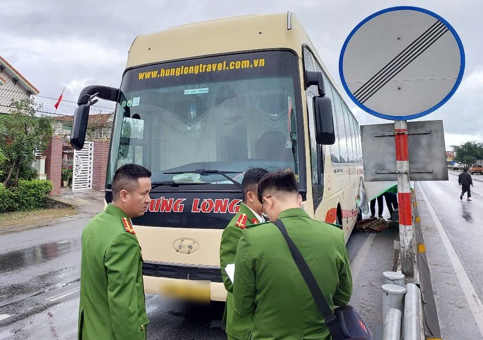 The collision left a woman dead. Photo: P. Hoai