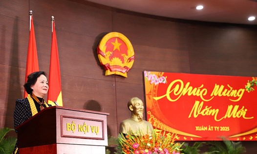 Bộ trưởng Phạm Thị Thanh Trà phát biểu tại buổi gặp mặt. Ảnh: Bộ Nội vụ