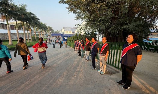 Chào đón công nhân trở lại làm việc tại Công ty Chang Shin Việt Nam TNHH. Ảnh: Hà Anh Chiến