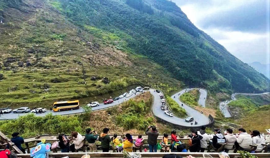 Un tac cuc bo tai diem du lich doc Tham Ma, Ha Giang.