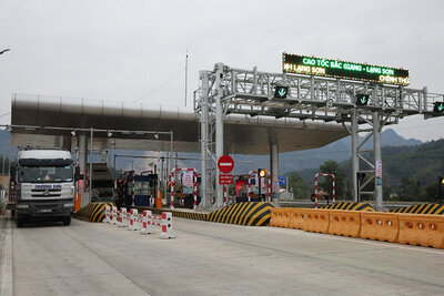 Toll station on Bac Giang – Lang Son expressway. Photo: Tran Van
