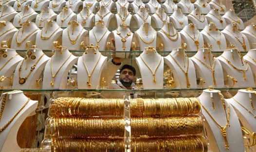 Giá vàng được dự báo tiếp tục tăng cao dưới thời Tổng thống Mỹ Donald Trump. Ảnh: Xinhua