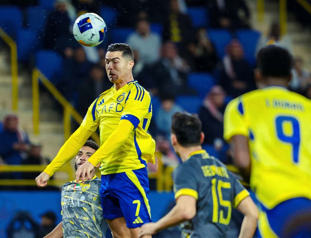 Ronaldo lien tuc gay kho de cho hang thu Al Wasl. Anh: Al-Nassr