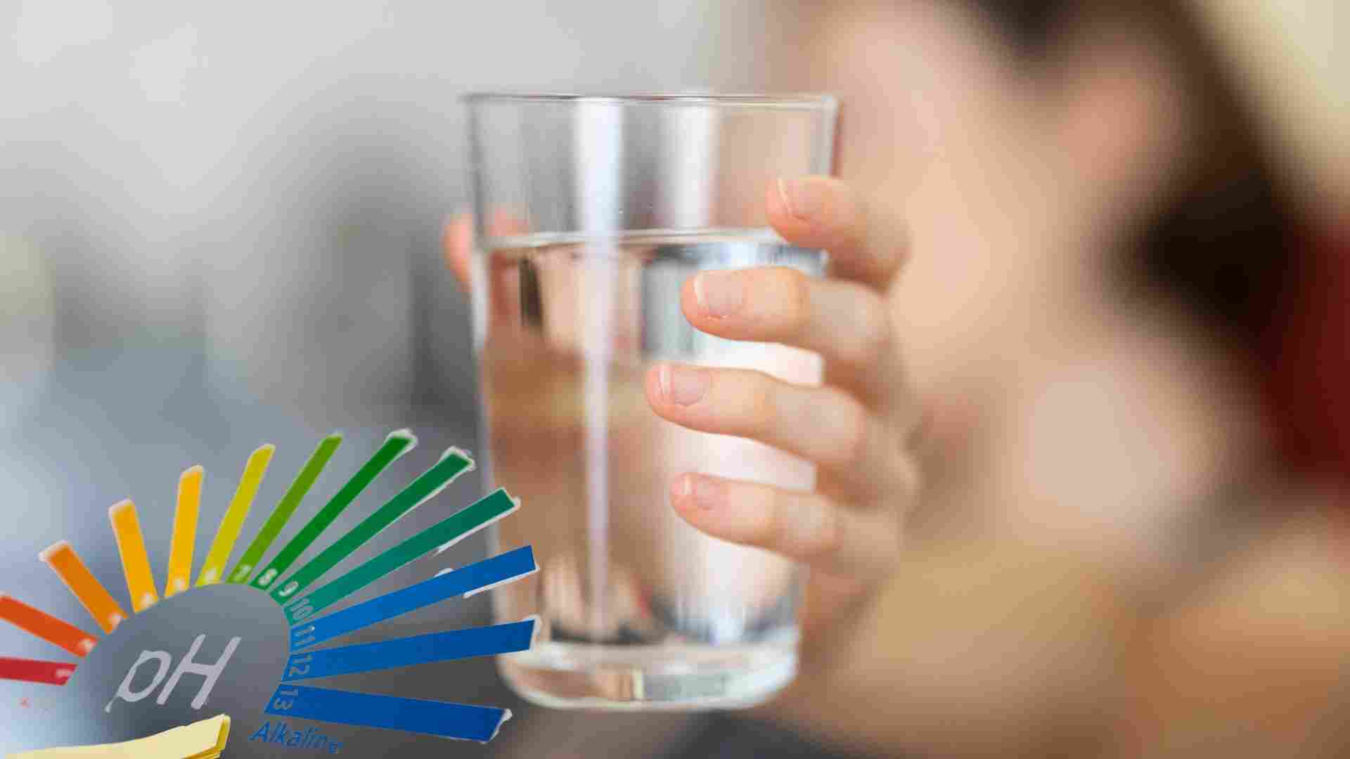 Alkaline water is very good for your health. Graphics: Ha May