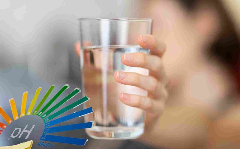 Alkaline water is very good for your health. Graphics: Ha May