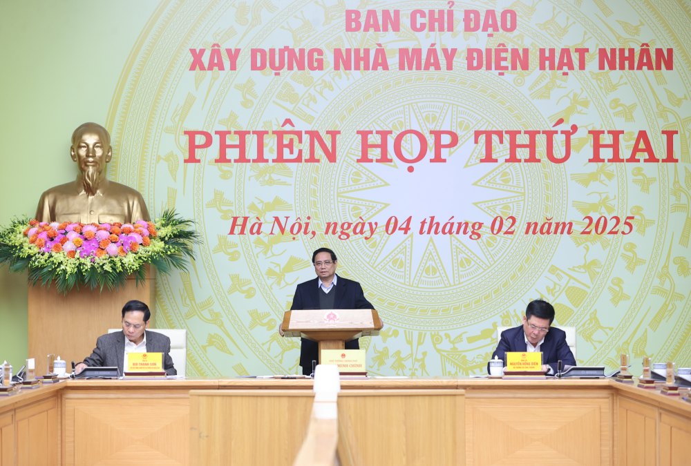 Prime Minister Pham Minh Chinh chairs the second meeting of the Steering Committee for the construction of nuclear power plants. Photo: VGP