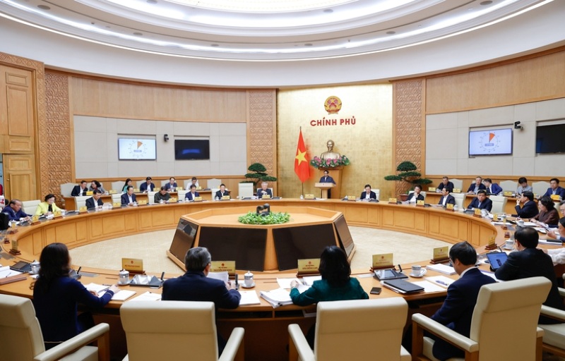 Prime Minister Pham Minh Chinh and Government members at the regular meeting in November 2024. Photo: VGP/Nhat Bac