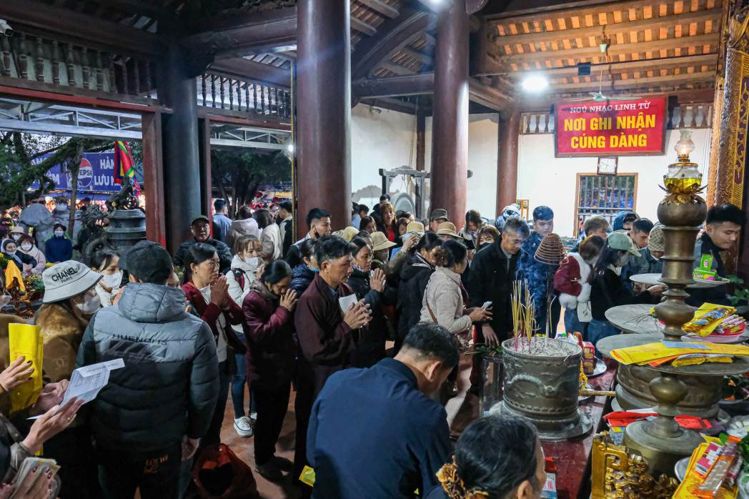 The Prime Minister requested to practice a civilized, safe, and economical lifestyle during the Spring Festival 2025. Illustration photo: Huyen Chi