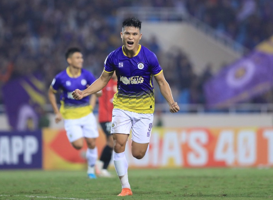 Striker Pham Tuan Hai in Hanoi FC jersey. Photo: Minh Dan