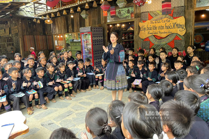 Sau Tet, Sa Pa tiep tuc co nhieu hoat dong van hoa hap dan. Anh: Dinh Dai