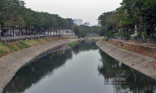 Phó Thủ tướng Chính phủ Trần Hồng Hà yêu cầu Hà Nội triển khai ngay dự án bổ cập nước sông Tô Lịch. Ảnh: Tô Thế