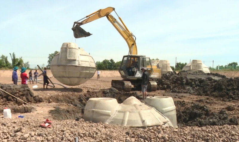 Thousands of new biogas pits help reduce environmental pollution. Photo: Hoang Loc