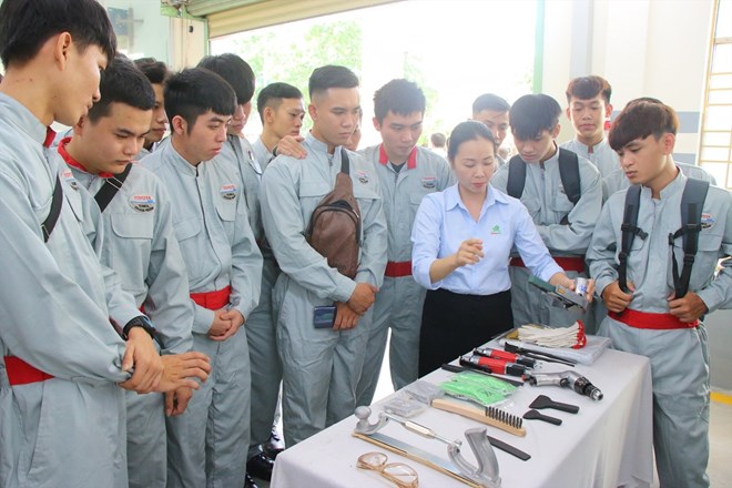 Khanh Hoa and many other localities in the Central region prioritize training workers in the marine economy. Photo: Tuong Minh