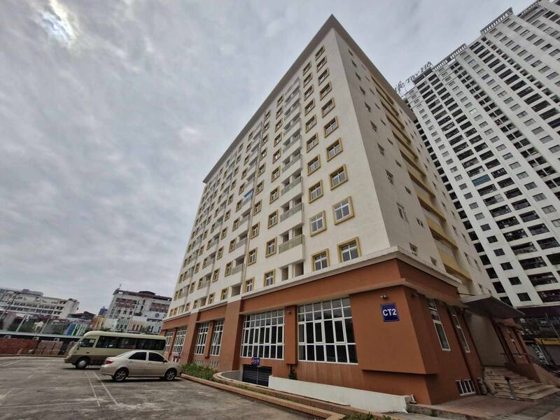 Khu nha tai dinh cu CT2 Xuan La (quan Tay Ho, Ha Noi). 