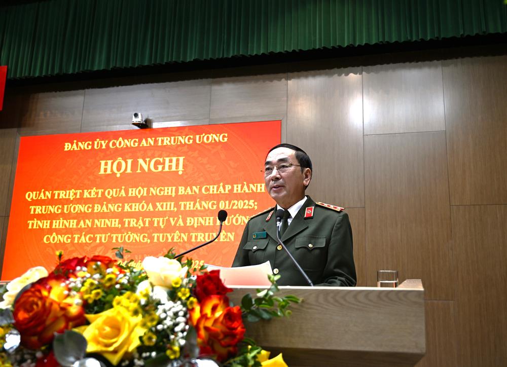 Deputy Minister of Public Security Tran Quoc To briefed on the results of the 13th Party Central Committee Conference in January 2025. Photo: Ministry of Public Security