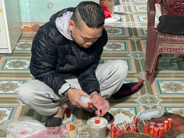 Nguyen Ba Binh made his own firecrackers at home. Photo: Hai Phong City People's Procuracy