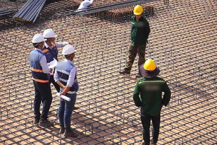 Construction industry officials will have to meet a number of conditions when considering promotion to professional titles from February 5. Illustration photo: Ha Anh Chien