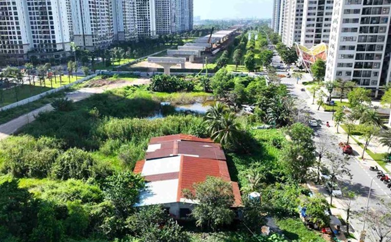 4 houses located on the construction site of the Ho Chi Minh City Ring Road 3 project through Thu Duc City. Photo: Anh Tu