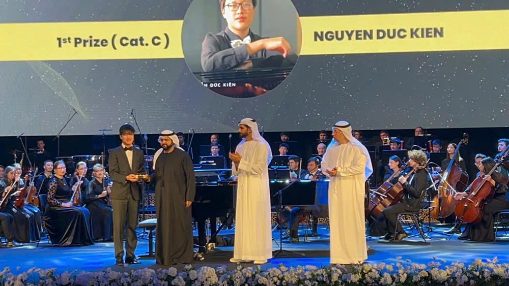Nguyen Duc Kien won first prize at the 6th Fujairah International Piano Competition in the United Arab Emirates (UAE).