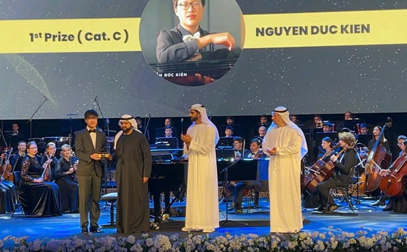 Nguyen Duc Kien won first prize at the 6th Fujairah International Piano Competition in the United Arab Emirates (UAE).