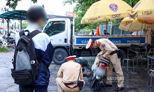 Hà Nội đề xuất tăng mức phạt gấp 1,5 - 2 lần so với nghị định 168 với 107 hành vi vi phạm trong lĩnh vực giao thông đường bộ. Ảnh: Tô Thế