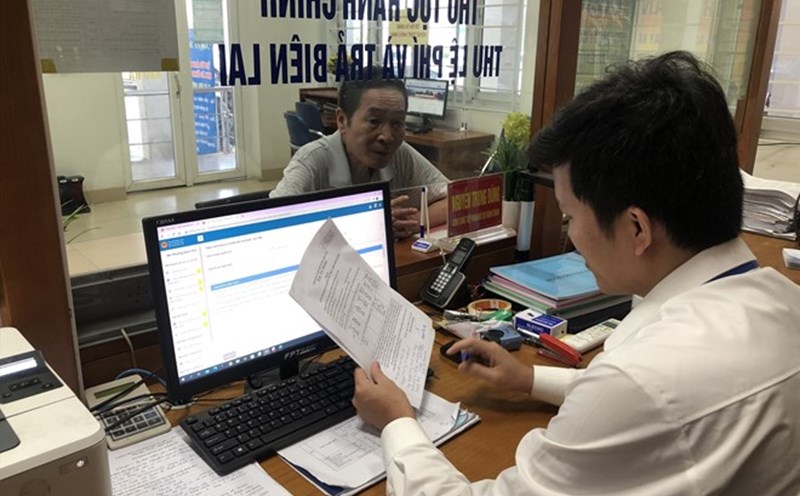 The Ministry of Home Affairs informs about the case of the person subject to staff reduction who must return the subsidy amount received. Illustration photo: Huong Nha
