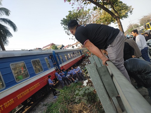 The scene of the accident between a train and a motorbike. Photo: Quoc Thanh