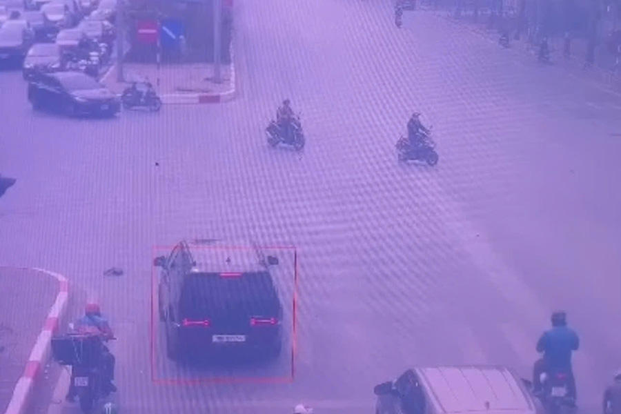 Driver runs red light and is fined by camera. Photo: Provided by police