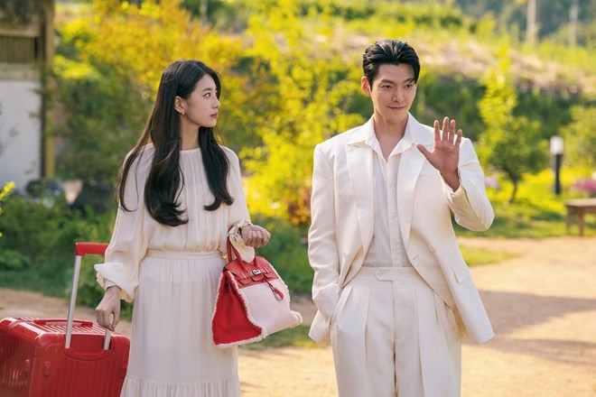 Kim Woo Bin và Suzy gây sốt về ngoại hình trong phim mới