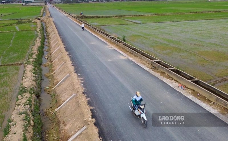 The traffic project connecting key economic areas in the dynamic economic zone along National Highway 279 and National Highway 12 in Dien Bien province (Dynamic Road Project) was approved by the People's Committee of Dien Bien province on May 31, 2021. The project has a total investment of VND 1,300 billion, invested by the Provincial Traffic Project Management Board.