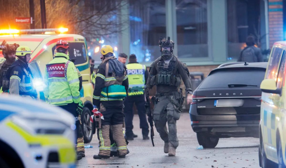 Police at the scene of the shooting. Photo: AFP