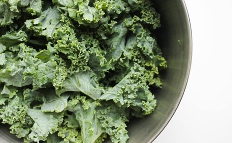 Adding 4 types of calcium-rich vegetables to your daily diet not only helps provide abundant calcium but also effectively supports body detoxification. Photo: Pixabay.